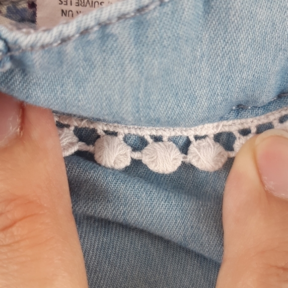 Jean shorts lightweight light blue denim white lace trim accents womans size 10 - Picture 12 of 16